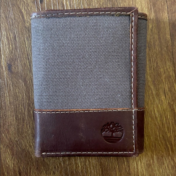 Timberland Mens Trifold Brown/Grey Leather Wallet NWT - Picture 1 of 5